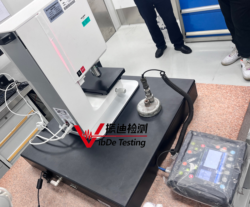 實(shí)驗(yàn)臺(tái)微振動(dòng)檢測(cè).jpg